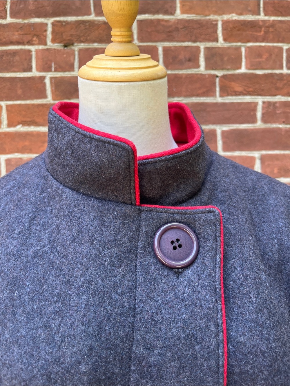 '80s Wool-Blend Long Coat with Red Collar - Picture 3 of 7